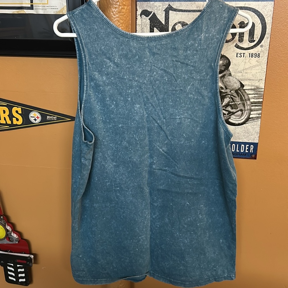 Tank top - Picture 2 of 3